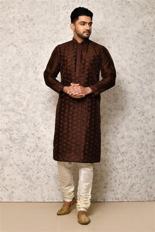 https://media.vinhemfashion.com/Images/RajsahiVol5BVLS46275K9YM3SGU/image/designer